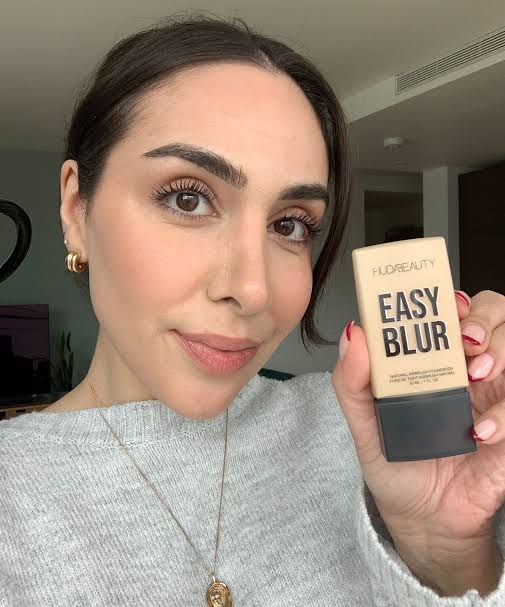 Huda Beauty Easy Blur Natural Airbrush Foundation