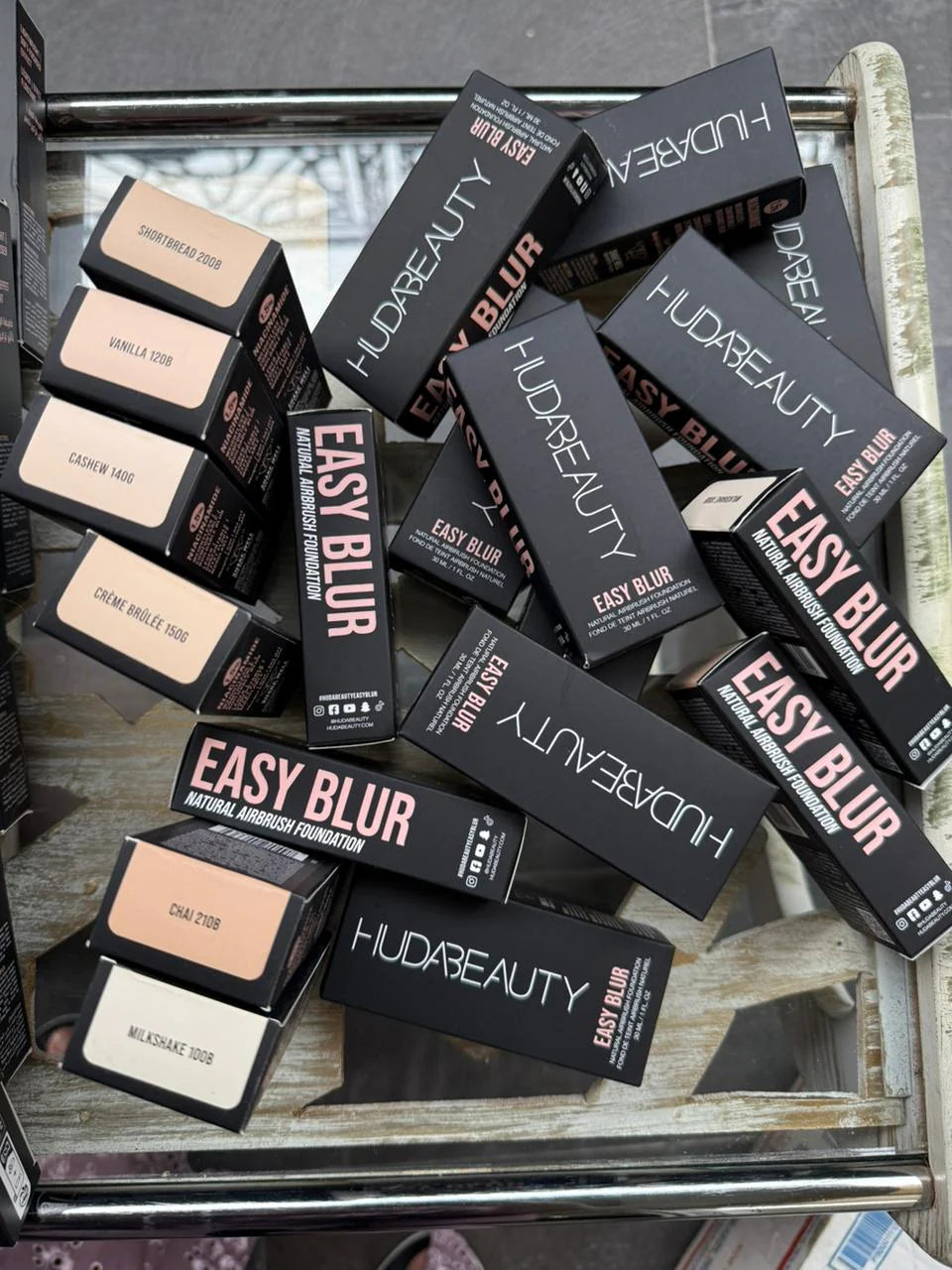 Huda Beauty Easy Blur Natural Airbrush Foundation