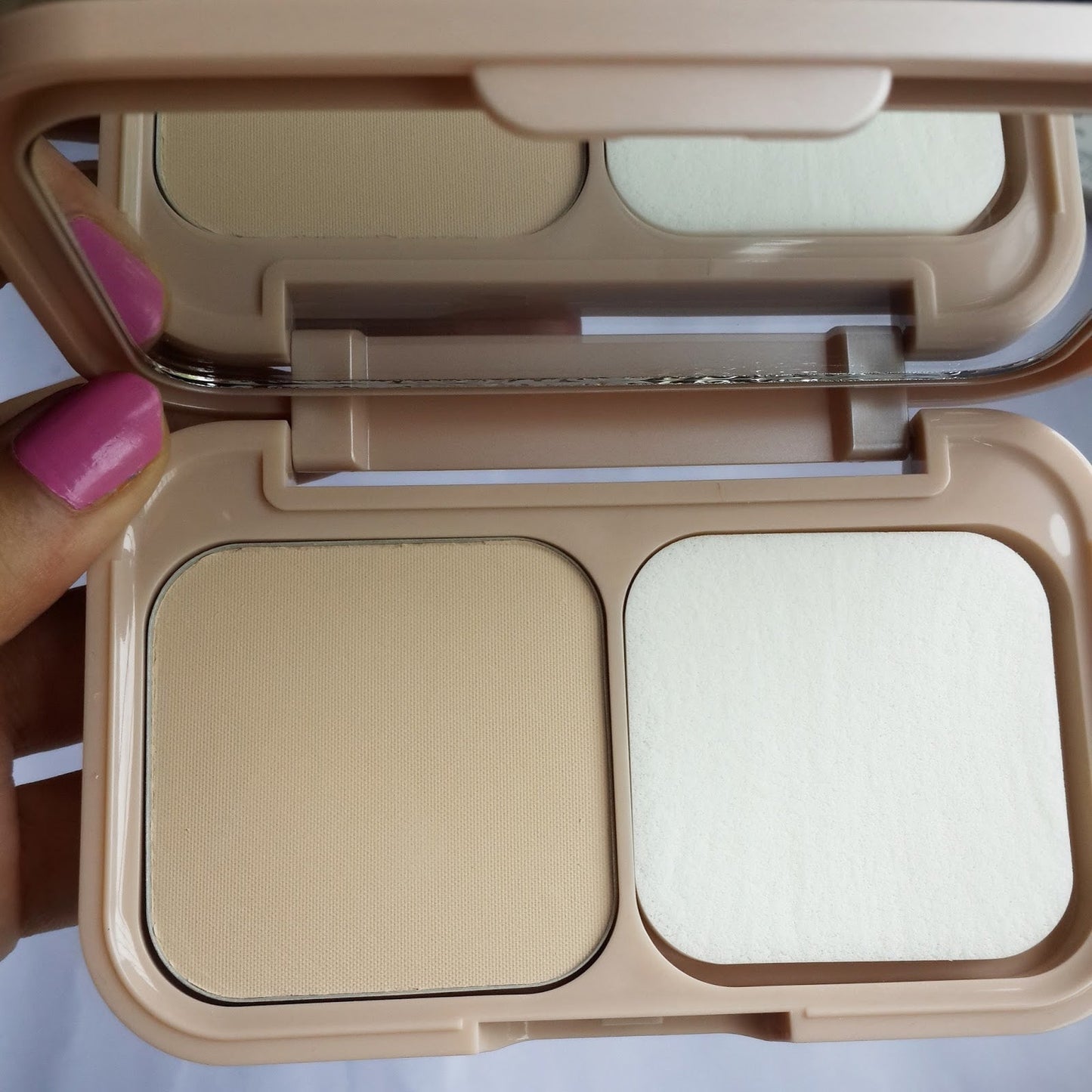 Maybelline Dream Satin Two-Way Cake SPF 32