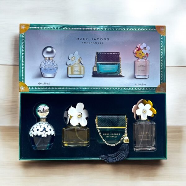 MARC JACOBS Perfume Giftset 30ml x 4 - A